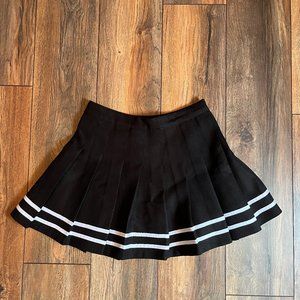 H&M black and white pleated skirt